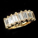 Elegant gold ring